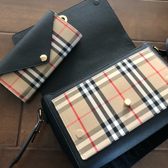 NEW❗️Burberry strap bag - Picture 2 of 9